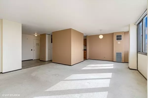 4800 S Lake Park Avenue #2212, Chicago, IL 60615