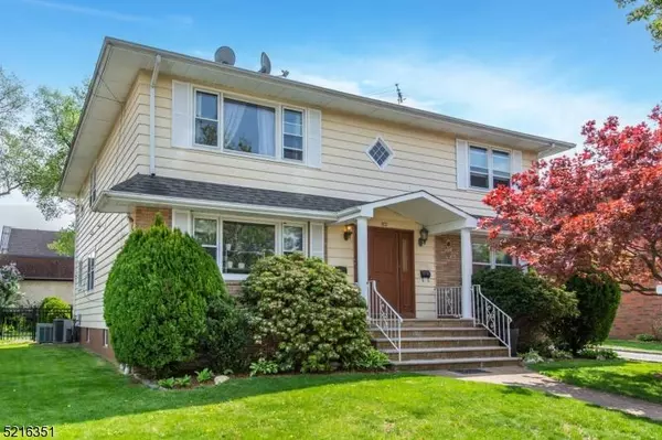 82 Cloverdale Rd, Clifton City, NJ 07013