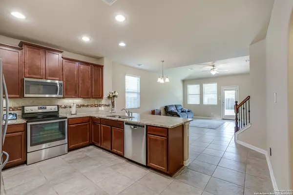 9835 RED IRON CRK, Converse, TX 78109-1067