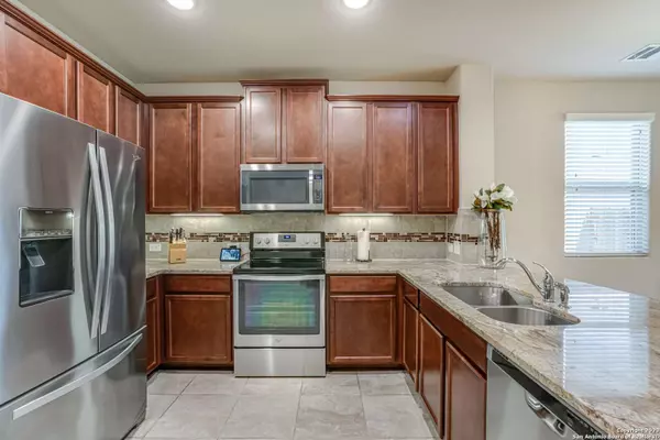 9835 RED IRON CRK, Converse, TX 78109-1067