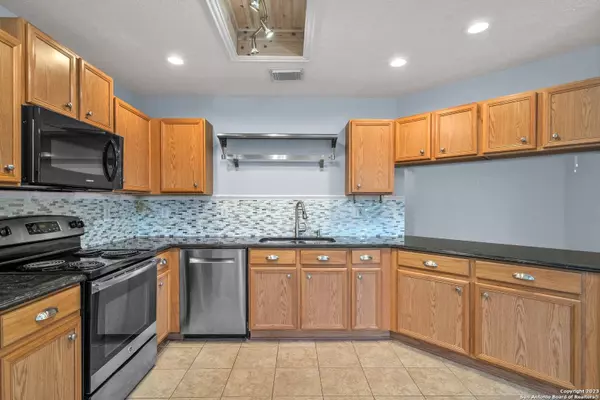 127 CLOVER CRK, San Antonio, TX 78245-2200