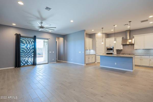 40481 N SPOTTED Lane, San Tan Valley, AZ 85140