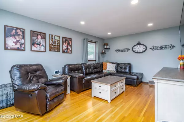 1414 6TH Avenue N, Grand Forks, ND 58203