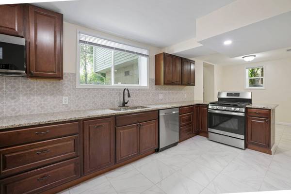 1371 E 22nd Avenue, Columbus, OH 43211