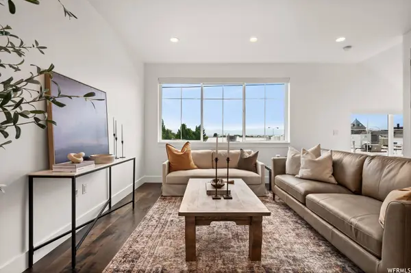 4686 S GROSVENOR CT, Holladay, UT 84117