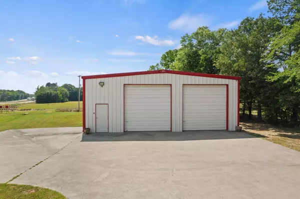 15 County Road 1030, Mount Pleasant, TX 75455