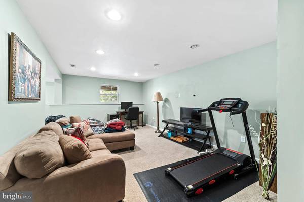 25 GLACIER DR, Berlin, NJ 08009