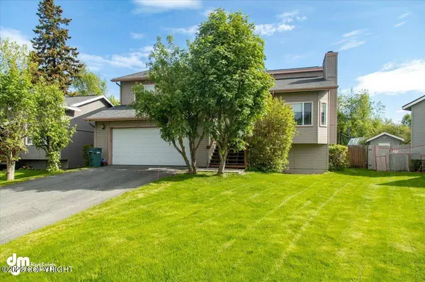 8121 Country Meadows CIR, Anchorage, AK 99502