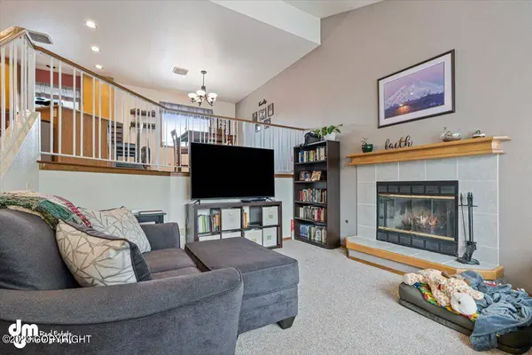 8121 Country Meadows CIR, Anchorage, AK 99502