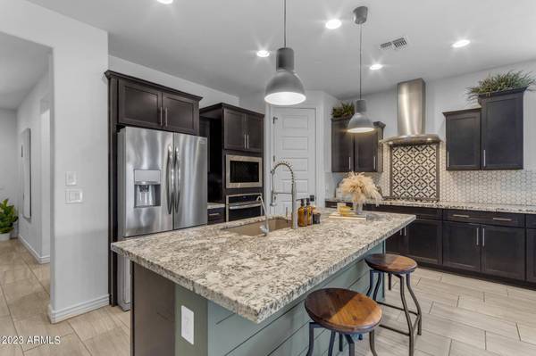 10029 E WAVELENGTH Avenue, Mesa, AZ 85212