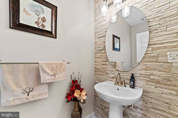25 GLACIER DR, Berlin, NJ 08009
