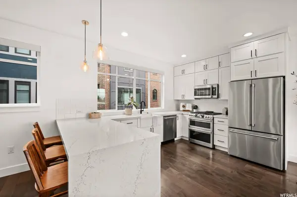 4686 S GROSVENOR CT, Holladay, UT 84117