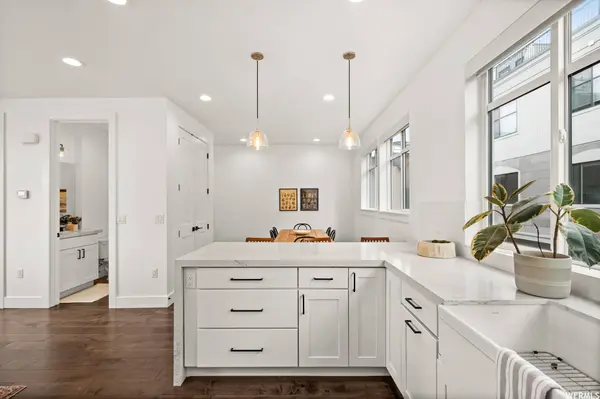 4686 S GROSVENOR CT, Holladay, UT 84117