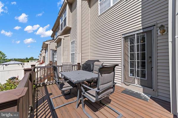 25 GLACIER DR, Berlin, NJ 08009