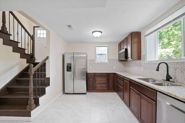 1371 E 22nd Avenue, Columbus, OH 43211