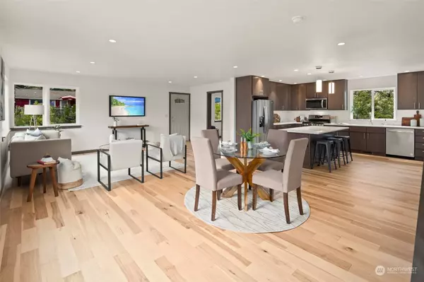 14027 Wayne PL N, Seattle, WA 98133