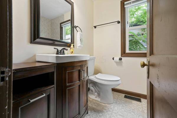 1371 E 22nd Avenue, Columbus, OH 43211