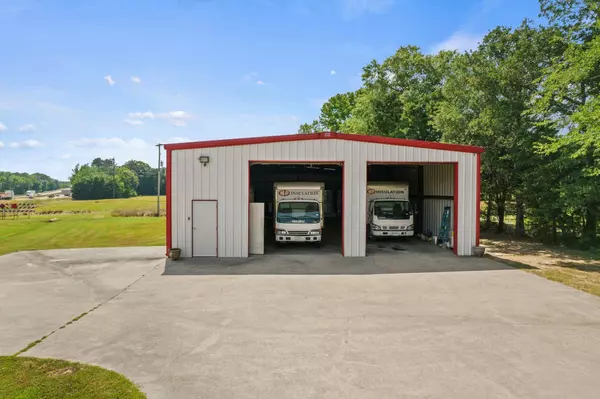 15 County Road 1030, Mount Pleasant, TX 75455