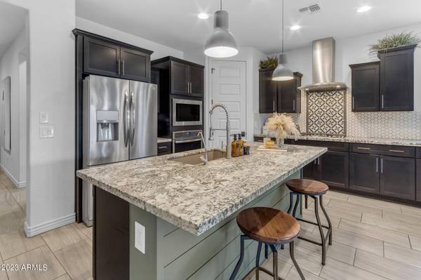 10029 E WAVELENGTH Avenue, Mesa, AZ 85212