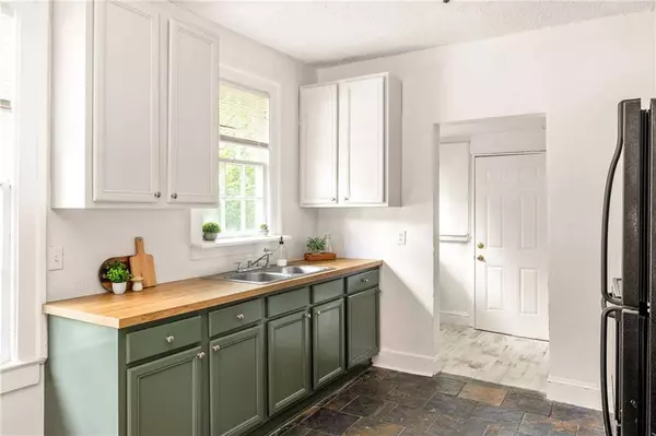 1302 Sells AVE SW, Atlanta, GA 30310