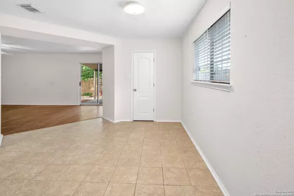 127 CLOVER CRK, San Antonio, TX 78245-2200