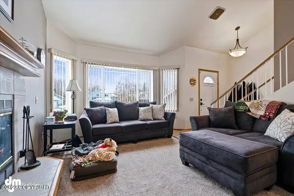 8121 Country Meadows CIR, Anchorage, AK 99502