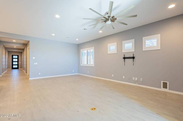 40481 N SPOTTED Lane, San Tan Valley, AZ 85140