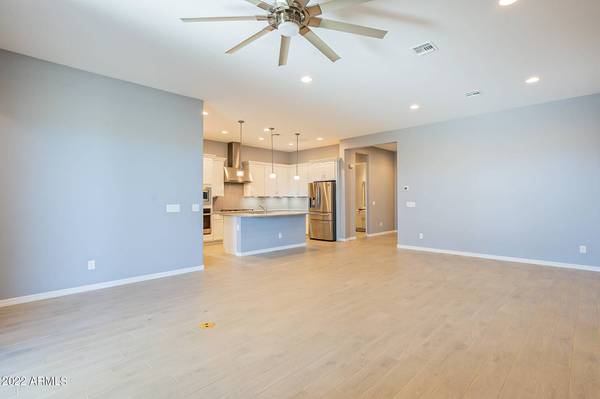 40481 N SPOTTED Lane, San Tan Valley, AZ 85140