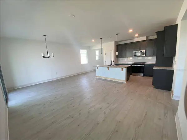 43 E WAVERLY LN, Palm Coast, FL 32164