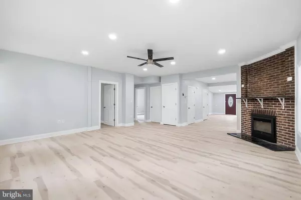 1400 LORE AVE, Wilmington, DE 19809