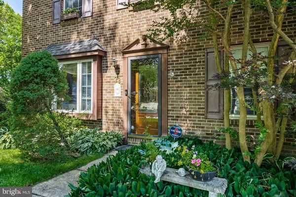 33 SHEFFIELD LN, Mount Laurel, NJ 08054