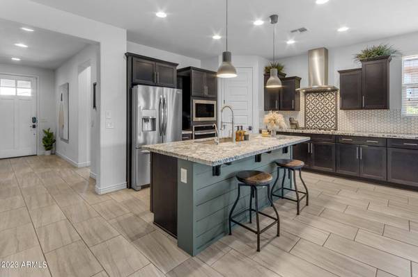 10029 E WAVELENGTH Avenue, Mesa, AZ 85212