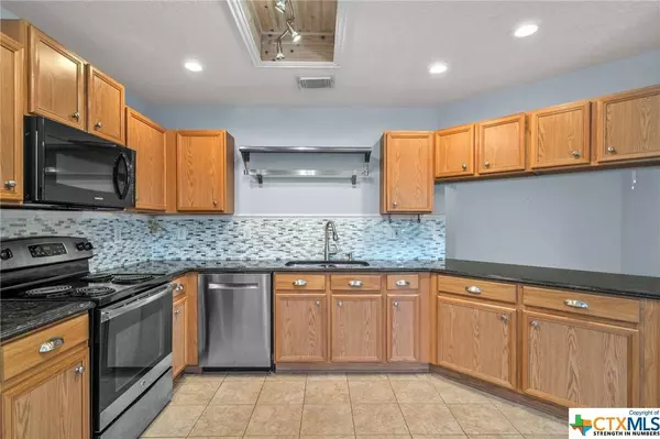 127 Clover CRK, San Antonio, TX 78245