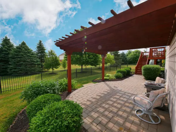 8952 Heatherstone PL, Zionsville, IN 46077