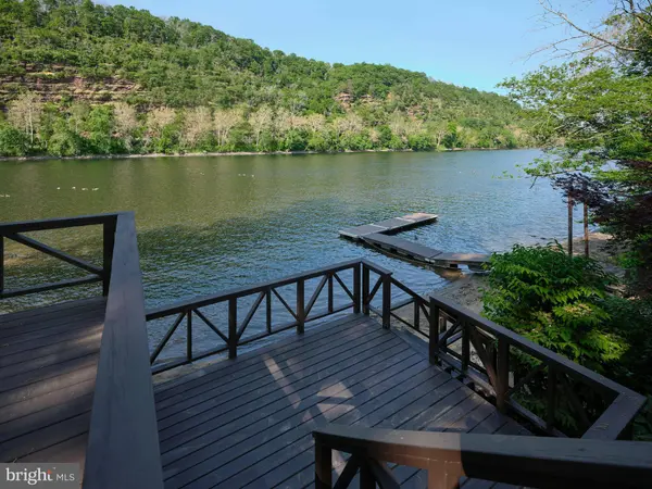 1840 TRAILS END, Upper Black Eddy, PA 18972