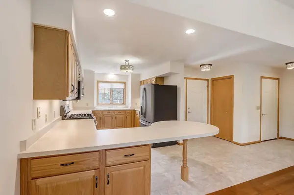 29 Village Homes Dr, Waunakee, WI 53597