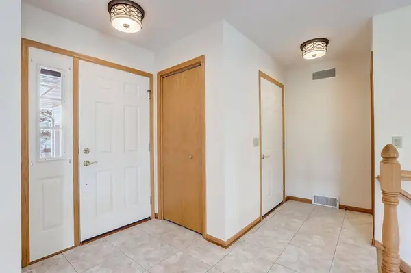 29 Village Homes Dr, Waunakee, WI 53597