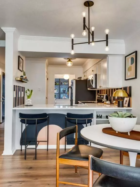 2215 Post RD #1014, Austin, TX 78704