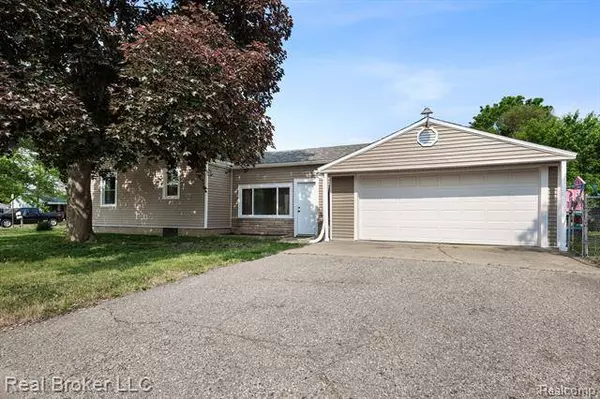 2006 JOLSON Avenue, Burton, MI 48529