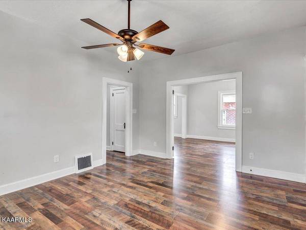 410 N Hill St, Morristown, TN 37814