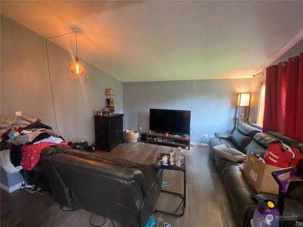 214 SW 115th ST S, Seattle, WA 98146