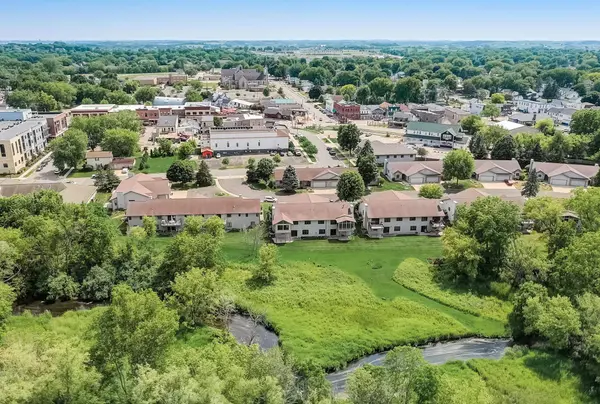 29 Village Homes Dr, Waunakee, WI 53597