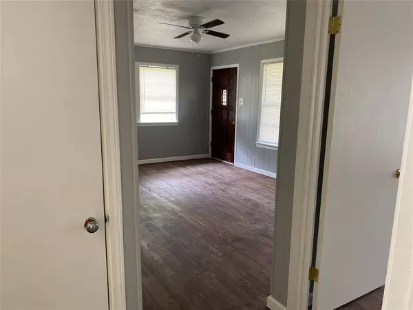 408 S Texana ST, Hallettsville, TX 77964