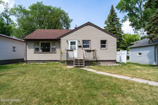 2010 2ND Avenue N, Grand Forks, ND 58203