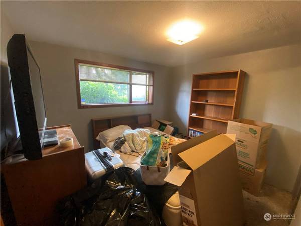 214 SW 115th ST S, Seattle, WA 98146