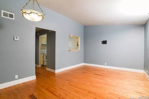 4949 HAMILTON WOLFE RD UNIT 6201, San Antonio, TX 78229-4406