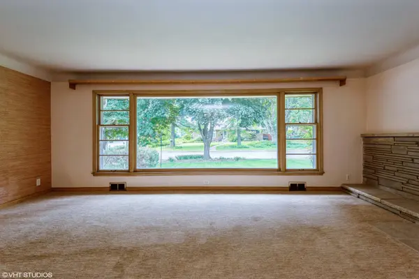 1347 Shryer AVE W, Roseville, MN 55113