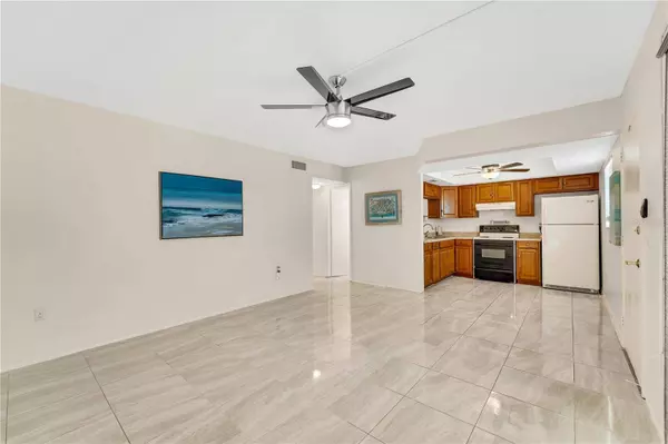 360 BASE AVE E #412, Venice, FL 34285