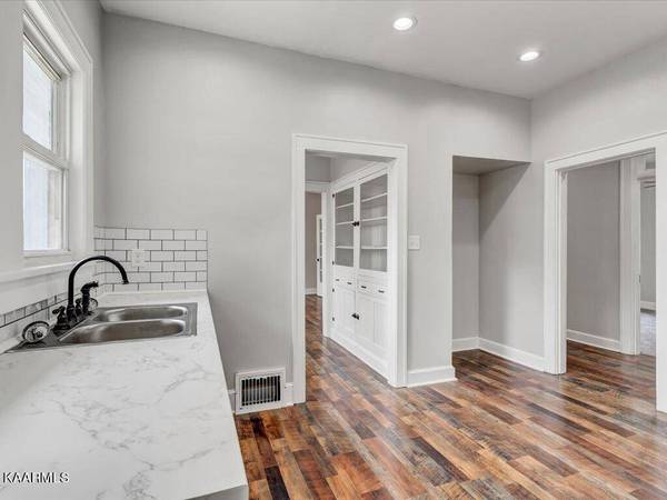 410 N Hill St, Morristown, TN 37814