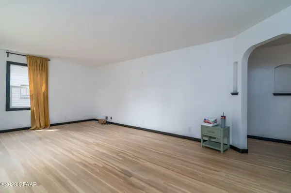 2010 2ND Avenue N, Grand Forks, ND 58203